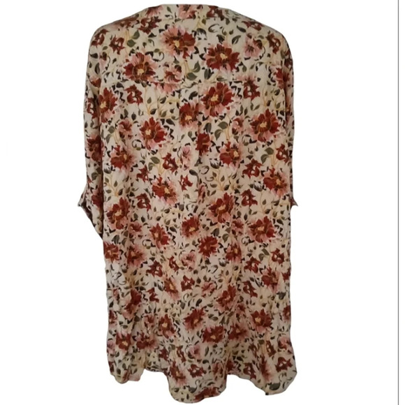Torrid Floral Roll Tab Challis Rayon Blouse Split V Neck Cream Red Pink Size 4X - Picture 5 of 7